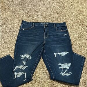 AE Distressed Curvy Jeggings